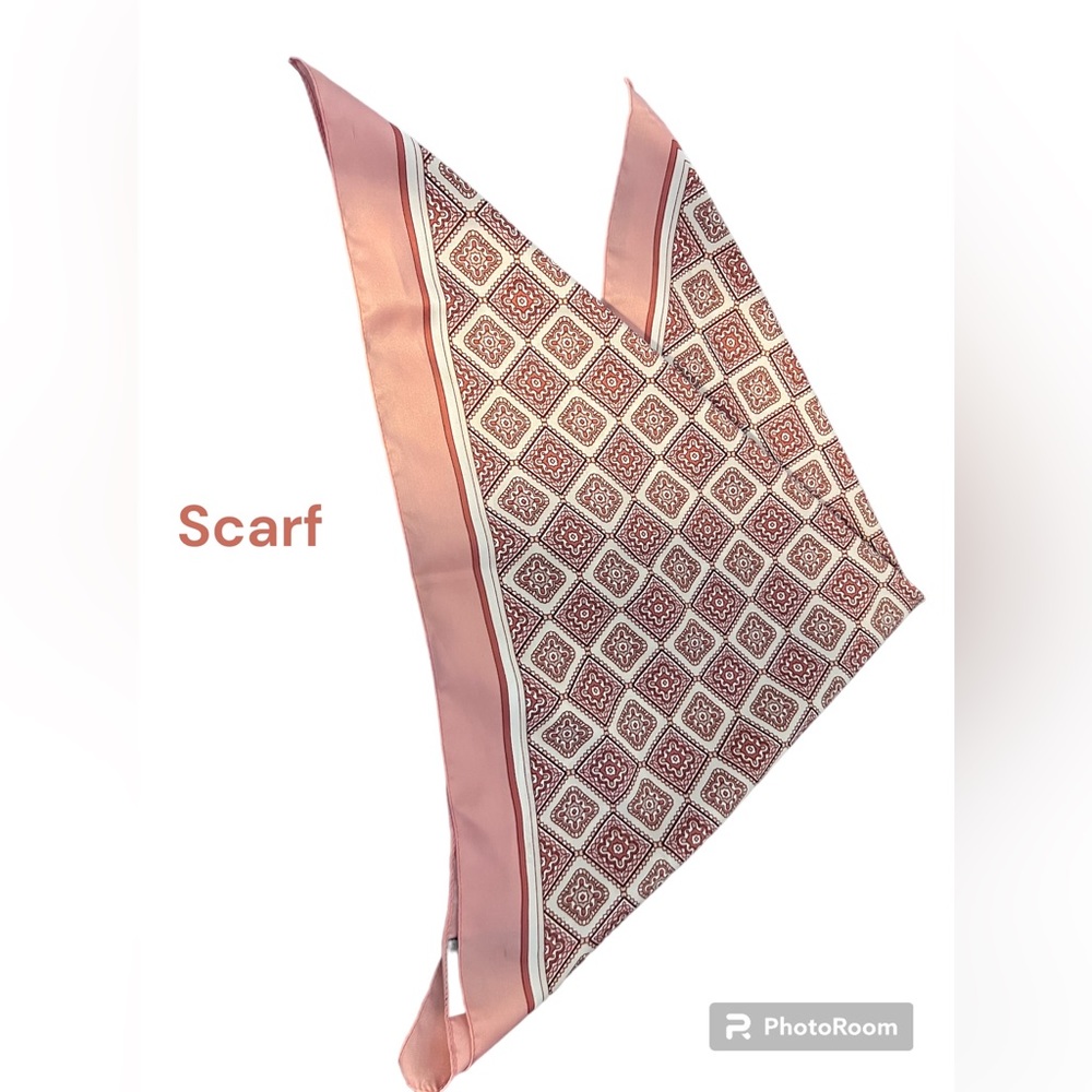 United Colors of Benetton small pink scarf. Great condition.